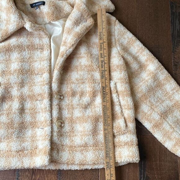 Blu Pepper tan and cream plaid shacket jacket coat women’s size medium cozy fall - Picture 12 of 13